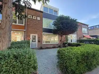 150m2 huis te huur voor 4650€/maand in Rembrandtweg, Amstelveen