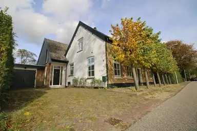 165m2 house to rent for 2750€/month in Achterambachtseweg, Hendrik-Ido-Ambacht