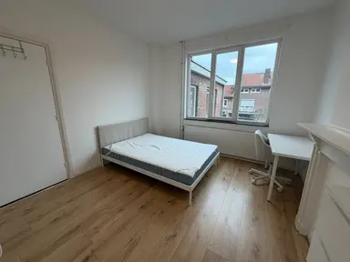 14m2 Zimmer zur Miete für 560€/Monat in Sint Nicolaasstraat, Maastricht