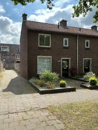 79m2 house to rent for 932.93€/month in Lorentzstraat 98, Roosendaal