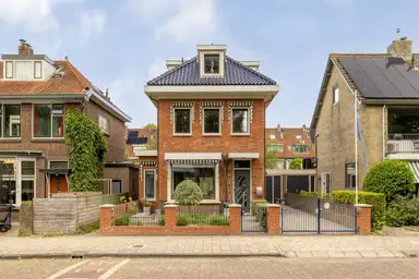 184m2 Casa in affitto per 3950€/mese a P.C. Hooftlaan 3, Leiden
