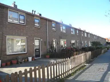 m2 house to rent for 764.14€/month in Pieter Floriszstraat 65, Alphen aan den Rijn