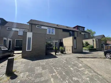 113m2 Haus zur Miete für 2495€/Monat in Papaver 3, Nieuwegein
