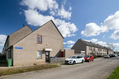 119m2 Haus zur Miete für 1425€/Monat in Azaleastraat 1, Almere