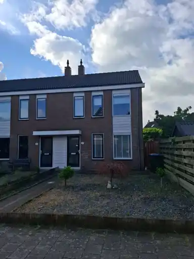 99m2 house to rent for 766.53€/month in De Slegge 17, Dronten