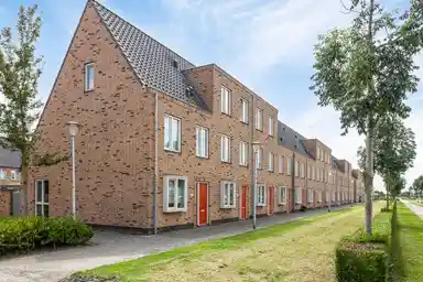 118m2 maison à louer pour 1785€/mois à Oostmeerlaan, Berkel en Rodenrijs
