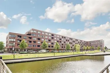 101m2 Appartement à louer pour 1440€/mois à Laan van Wateringse Veld, The Hague