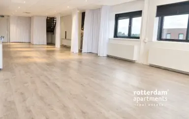 195m2 Appartamento in affitto per 2005€/mese a Capelle aan den IJssel