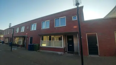 124m2 Haus zur Miete für 2300€/Monat in J.J. Slauerhoffstraat, Almere
