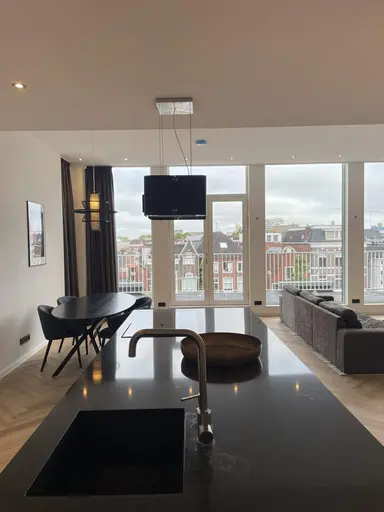 90m2 Appartement à louer pour 2400€/mois à Damsterdiep, Groningen