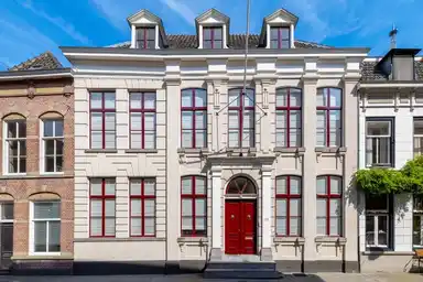 289m2 Haus zur Miete für 4995€/Monat in Postelstraat, 's-Hertogenbosch