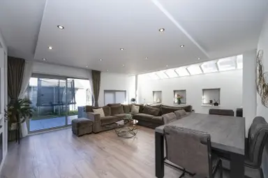 117m2 maison à louer pour 2850€/mois à La Meye 66, Amsterdam