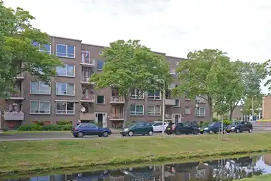 55m2 Appartement te huur voor 713.02€/maand in Middenstede 43, The Hague