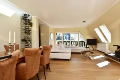 95μ² Διαμέρισμα προς ενοικίαση για 2750€/μήνα σε Parkweg, The Hague