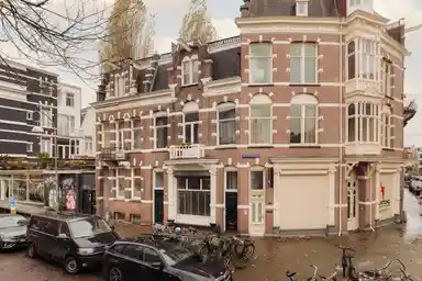 228m2 maison à louer pour 6500€/mois à Alexander Boersstraat, Amsterdam