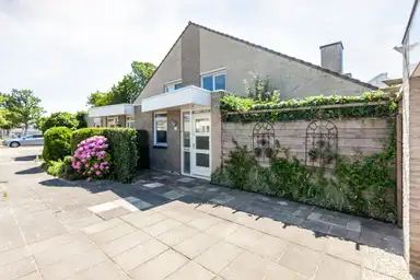 130m2 house to rent for 2145€/month in Van Polanenpark 368, Wassenaar
