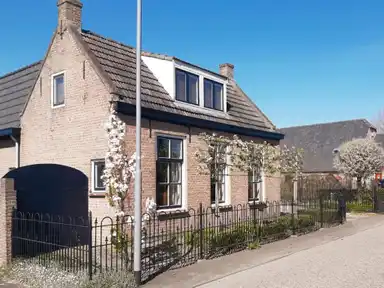 170m2 Haus zur Miete für 2850€/Monat in Voorstraat, Made