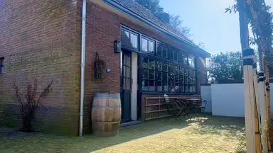 98m2 maison à louer pour 2650€/mois à Klooster, Laren