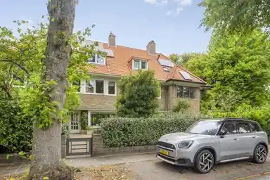 141m2 Haus zur Miete für 4100€/Monat in Ernst Casimirlaan, Overveen