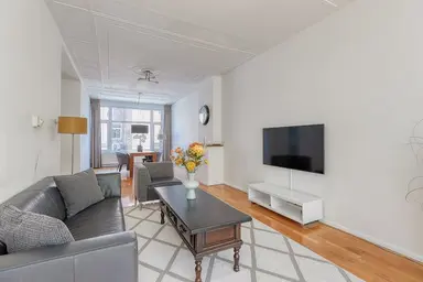 110μ² Διαμέρισμα προς ενοικίαση για 2150€/μήνα σε Valkenboskade 615, The Hague