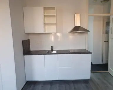 85μ² Διαμέρισμα προς ενοικίαση για 1500€/μήνα σε Nieuwe Maasstraat, Schiedam