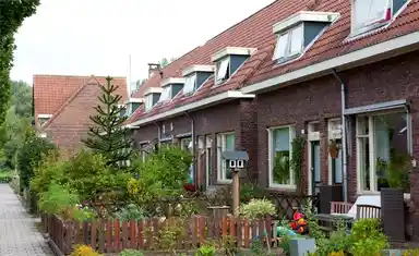 63m2 maison à louer pour 764.13€/mois à Cronjéstraat 40, Enschede