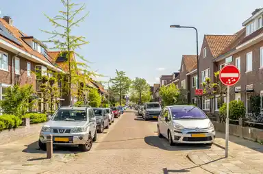 106m2 maison à louer pour 2350€/mois à Leeuwerikstraat, Breda