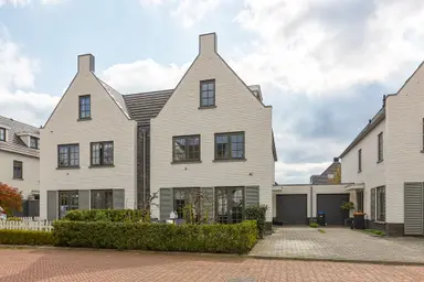 255m2 house to rent for 3750€/month in Wijkermeerhof 5, The Hague