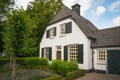143m2 house to rent for 2500€/month in Doctor Jan van de Mortellaan 3, Oost West en Middelbeers