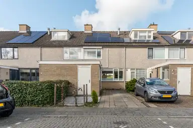 122m2 Haus zur Miete für 2350€/Monat in Fazantstraat, Lisse
