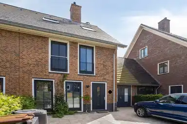 185m2 Haus zur Miete für 3750€/Monat in Martinus Houttuynhof, Oegstgeest
