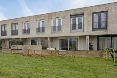 114μ² μονοκατοικία προς ενοικίαση για 1500€/μήνα σε Het Waal 9, Emmen