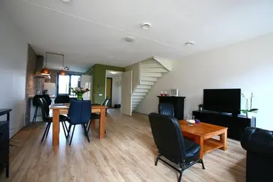 149m2 Haus zur Miete für 3150€/Monat in Hagesteinstraat, Zoetermeer