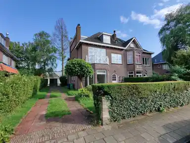 193m2 maison à louer pour 5100€/mois à De Lus 4, Wassenaar