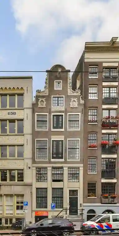 46m2 Appartement à louer pour 2650€/mois à Nieuwezijds Voorburgwal, Amsterdam