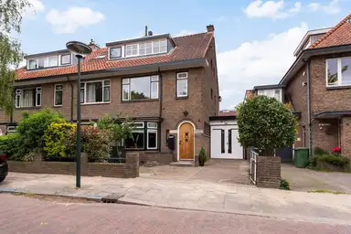203m2 huis te huur voor 4250€/maand in Hoekenburglaan 56, Voorburg