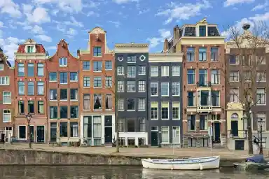 251m2 maison à louer pour 6950€/mois à Singel 398, Amsterdam