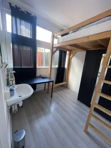 170m2 Kamer te huur voor 415€/maand in Groningerstraatweg, Leeuwarden
