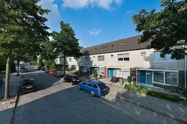 113m2 house to rent for 1850€/month in Rietzangerweg 8, Diemen