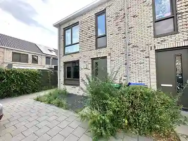 117m2 house to rent for 2410€/month in Cornelia de Langeweg 75, The Hague