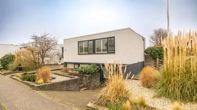162m2 maison à louer pour 3500€/mois à Oranje Nassaustraat, Noordwijk