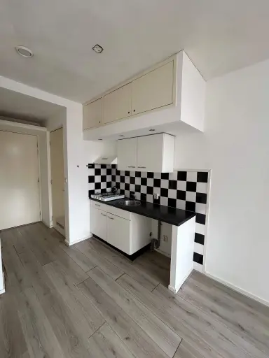 30m2 studio à louer pour 924€/mois à Sledemennerstraat, Groningen