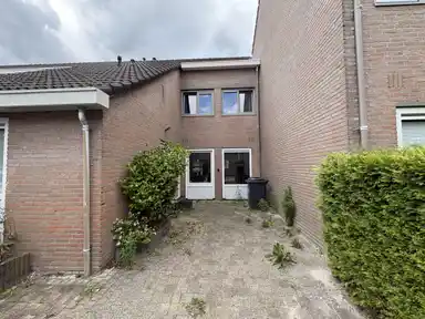 94m2 house to rent for 932.93€/month in Vermeerplantsoen 68, Drunen