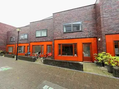 136m2 house to rent for 2600€/month in Schuttersveld 43, Delft