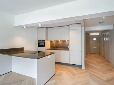 81m2 Appartamento in affitto per 2135€/mese a Kruiskade 119, Rotterdam