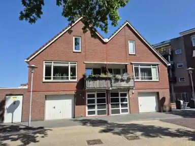 75m2 Appartement à louer pour 811.58€/mois à Sallandsestraat 28, Hardenberg