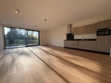 90m2 Appartement à louer pour 2350€/mois à Roerdomplaan, Aalsmeer