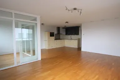 107m2 Appartement à louer pour 2250€/mois à Versteegstraat 63, Voorburg