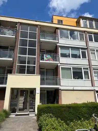 80m2 Appartement à louer pour 932€/mois à Hendrik Hamerstraat 259, 's-Gravendeel