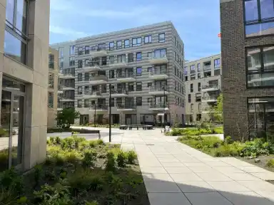 98m2 flat to rent for 2168€/month in Brandslangstraat, Amsterdam